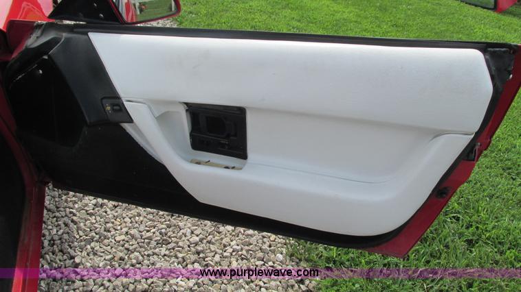 image for item AY9837 1992 Chevrolet Corvette convertible