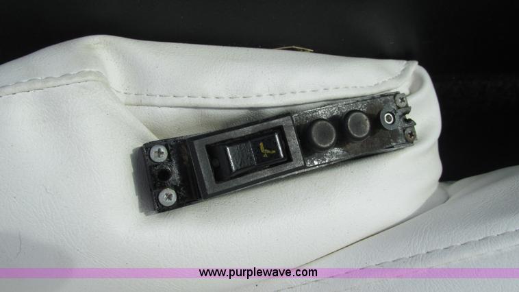 image for item AY9837 1992 Chevrolet Corvette convertible