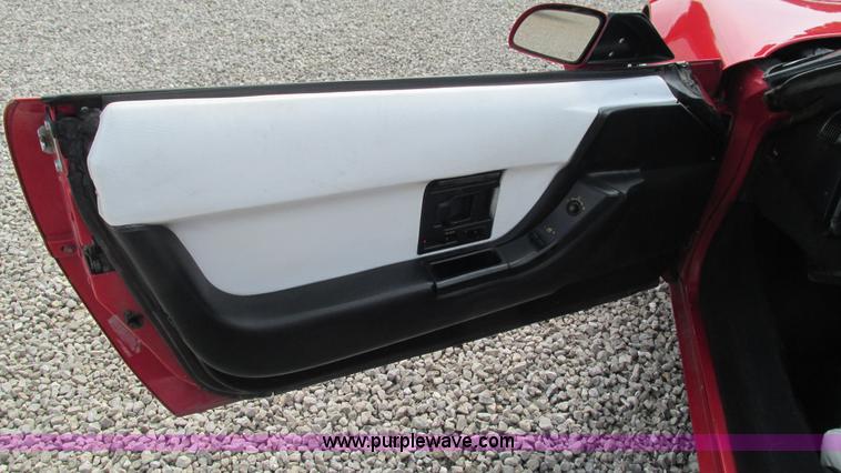 image for item AY9837 1992 Chevrolet Corvette convertible