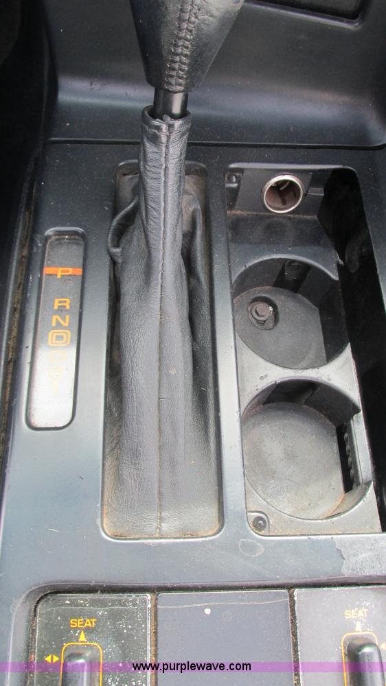 image for item AY9837 1992 Chevrolet Corvette convertible