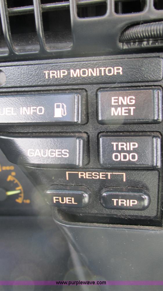 image for item AY9837 1992 Chevrolet Corvette convertible