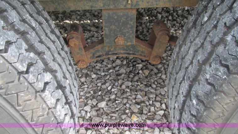 image for item AY9838 2005 Triumph utility trailer