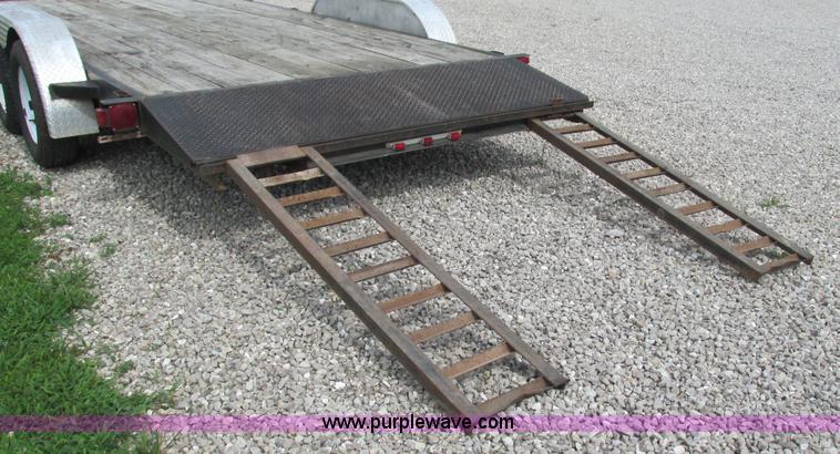 image for item AY9838 2005 Triumph utility trailer
