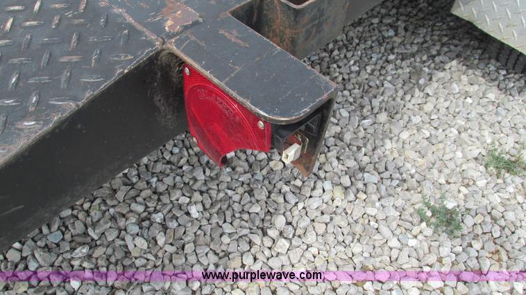 image for item AY9838 2005 Triumph utility trailer