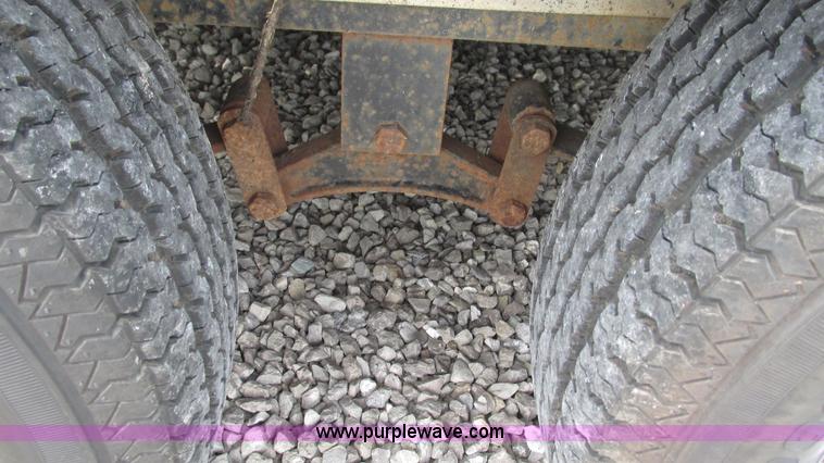 image for item AY9838 2005 Triumph utility trailer