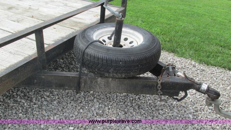 image for item AY9838 2005 Triumph utility trailer