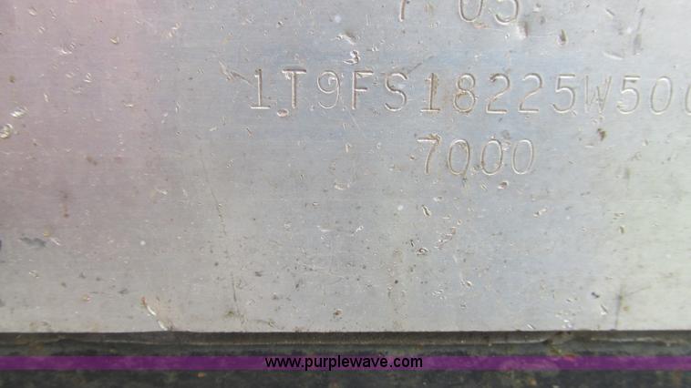 image for item AY9838 2005 Triumph utility trailer