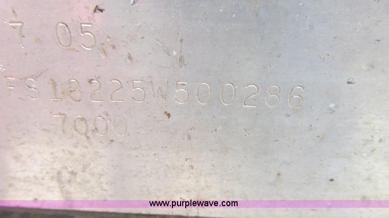 image for item AY9838 2005 Triumph utility trailer