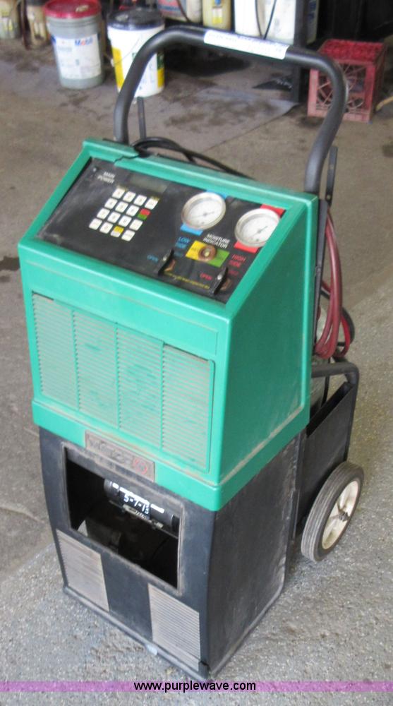 image for item AZ9060 1995 Matco refrigerant recovery and recycling system