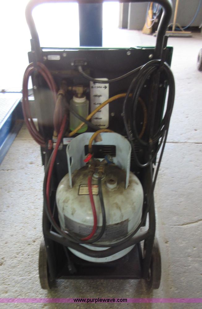 image for item AZ9060 1995 Matco refrigerant recovery and recycling system