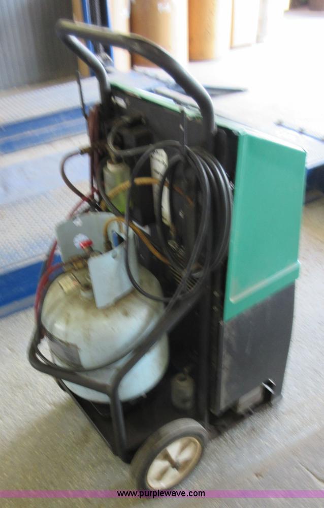 image for item AZ9060 1995 Matco refrigerant recovery and recycling system