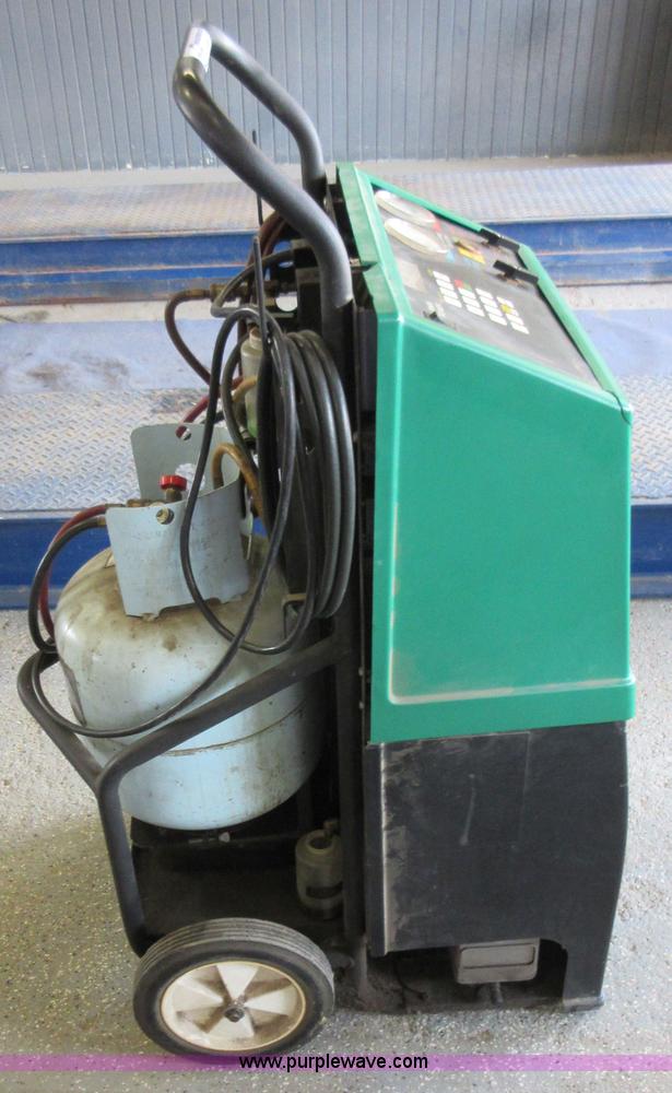 image for item AZ9060 1995 Matco refrigerant recovery and recycling system