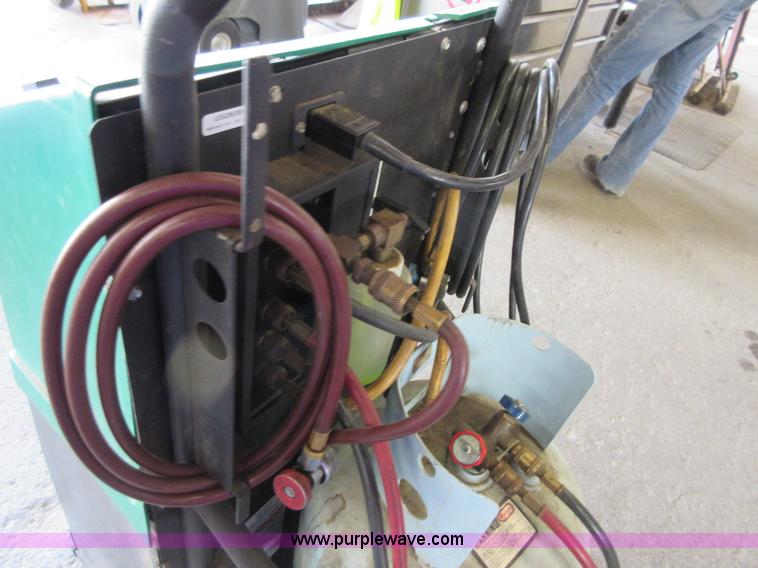 image for item AZ9060 1995 Matco refrigerant recovery and recycling system