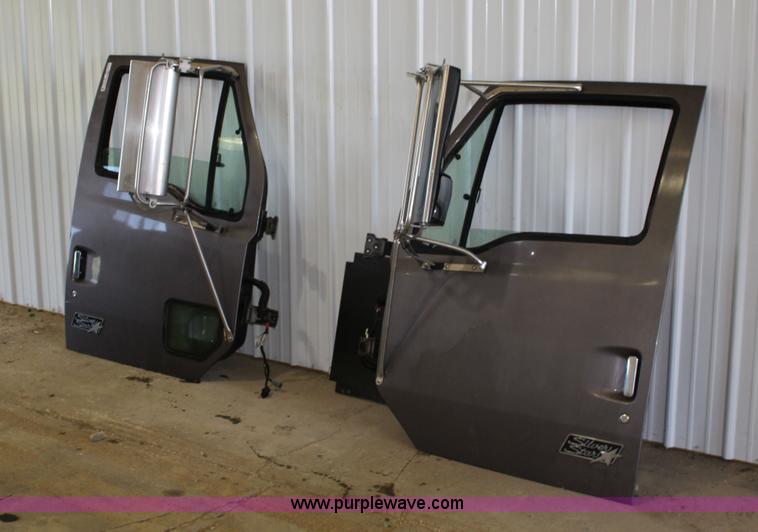 image for item BC9208 2001 Sterling truck doors