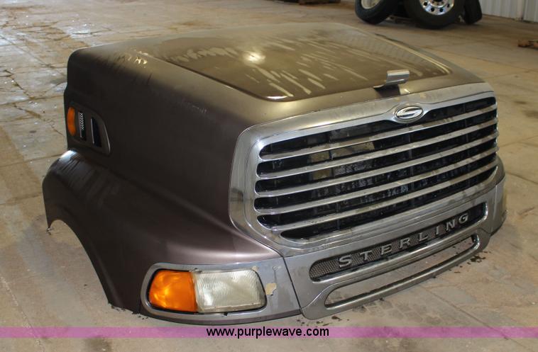 image for item BC9209 2001 Sterling truck hood