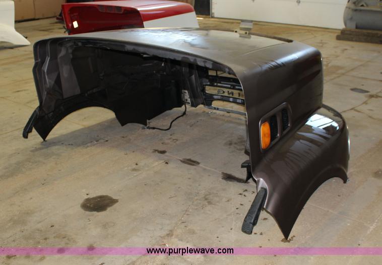 image for item BC9209 2001 Sterling truck hood