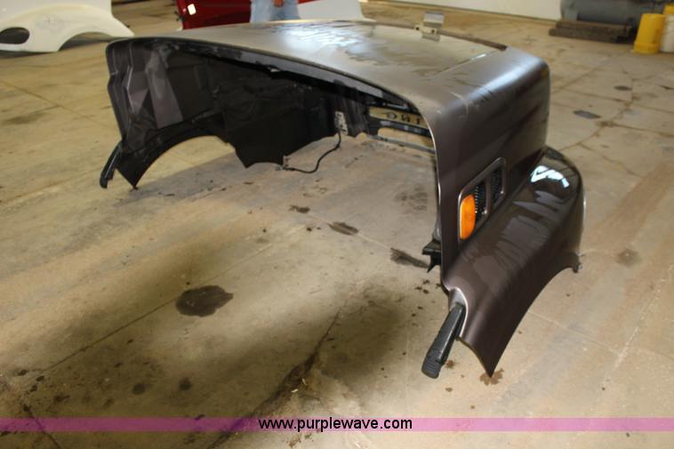 image for item BC9209 2001 Sterling truck hood