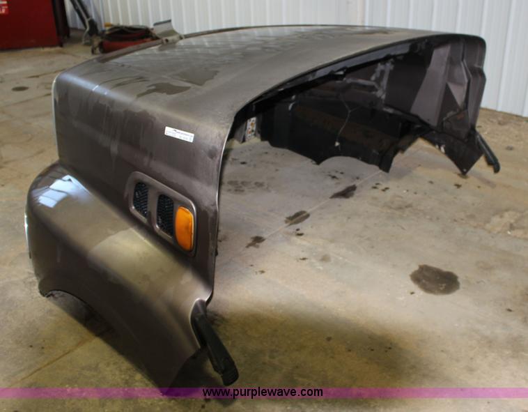 image for item BC9209 2001 Sterling truck hood