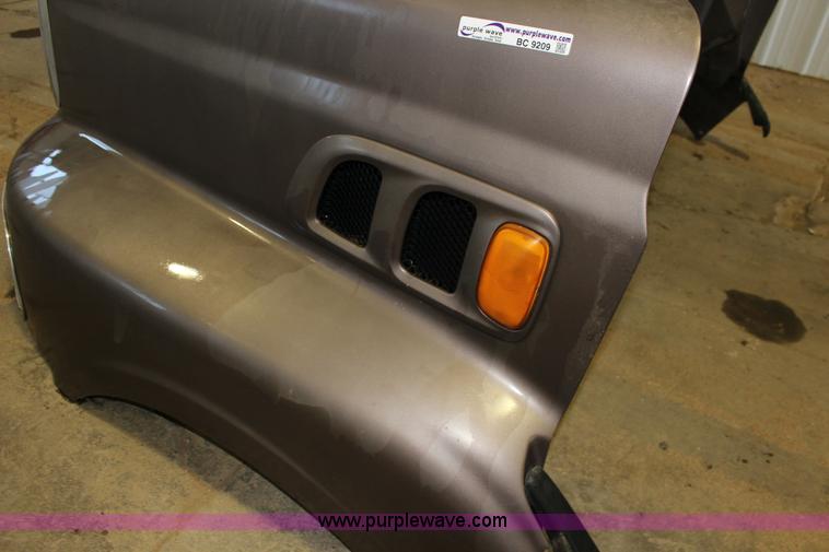 image for item BC9209 2001 Sterling truck hood