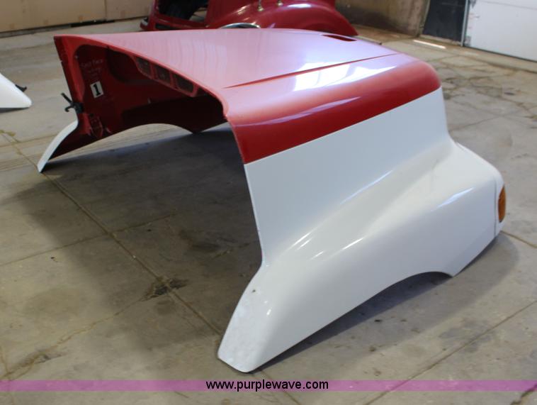 image for item BC9211 2000 Freightliner Century truck hood
