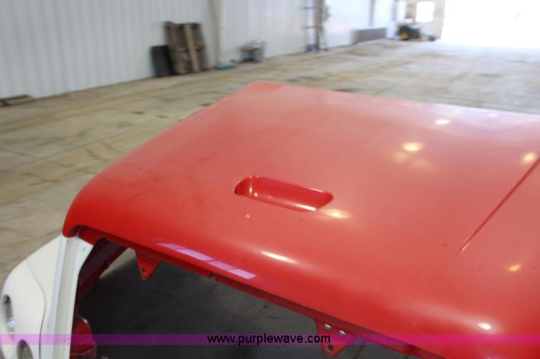 image for item BC9211 2000 Freightliner Century truck hood