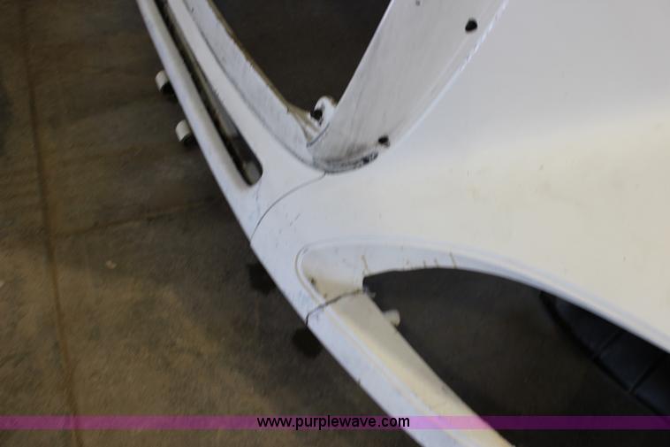 image for item BC9213 2002 Freightliner Columbia truck hood