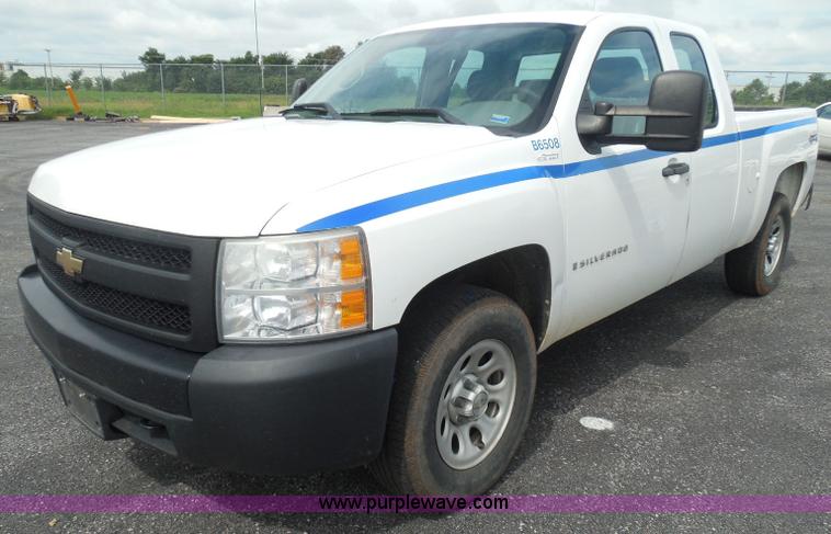 image for item BH9493 2008 Chevrolet Silverado 1500 Ext. Cab pickup truck