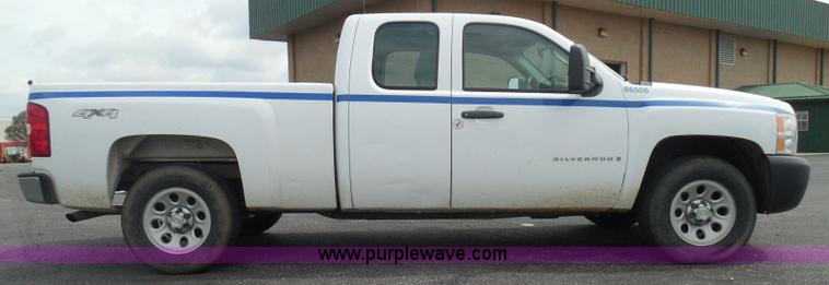 image for item BH9493 2008 Chevrolet Silverado 1500 Ext. Cab pickup truck