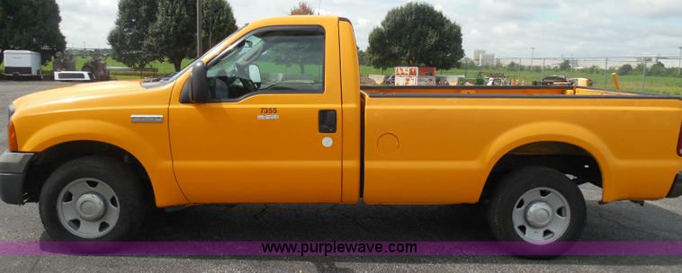 image for item BH9494 2005 Ford F250 Super Duty pickup truck