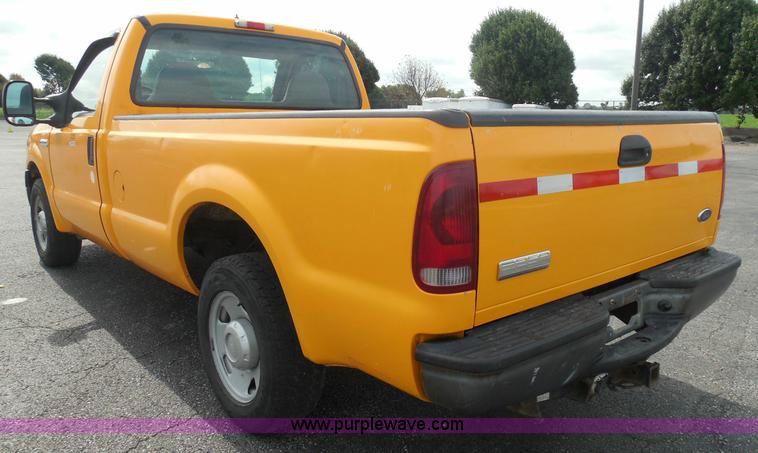 image for item BH9494 2005 Ford F250 Super Duty pickup truck