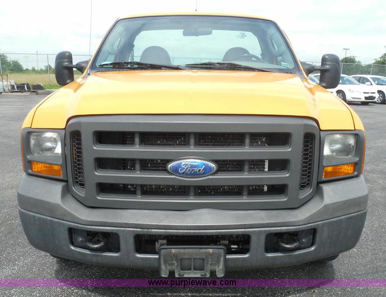 image for item BH9494 2005 Ford F250 Super Duty pickup truck
