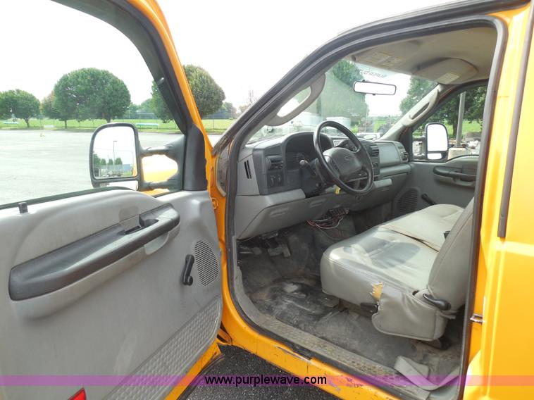 image for item BH9494 2005 Ford F250 Super Duty pickup truck