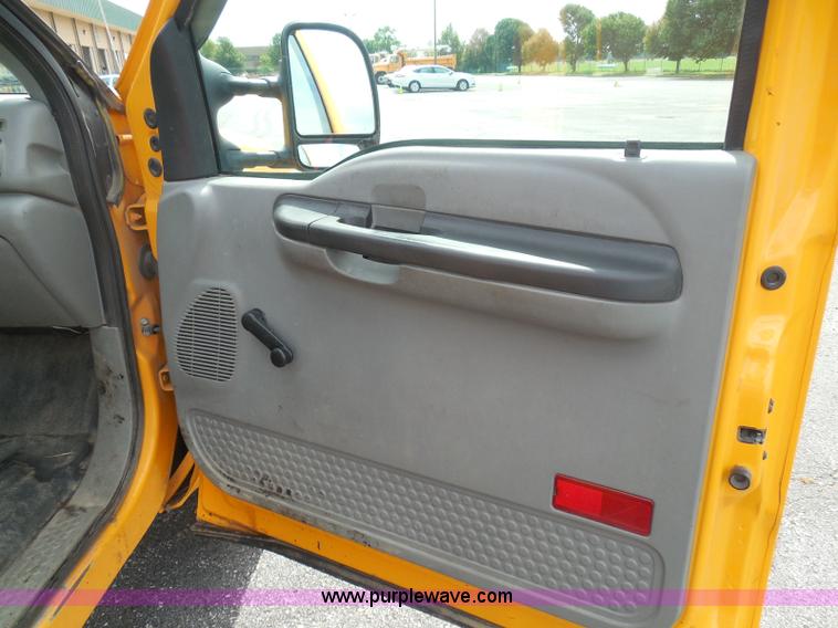 image for item BH9494 2005 Ford F250 Super Duty pickup truck