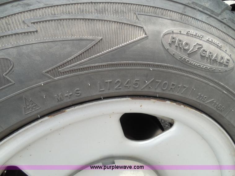 image for item BH9494 2005 Ford F250 Super Duty pickup truck