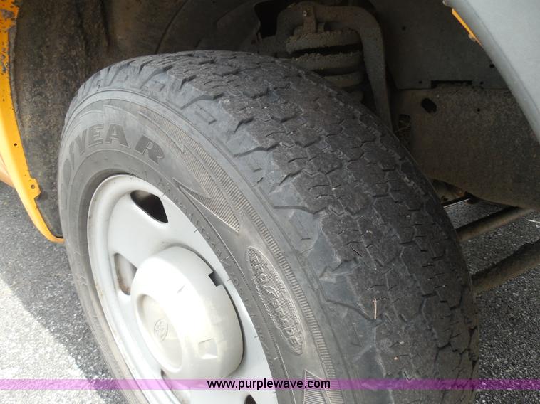 image for item BH9494 2005 Ford F250 Super Duty pickup truck