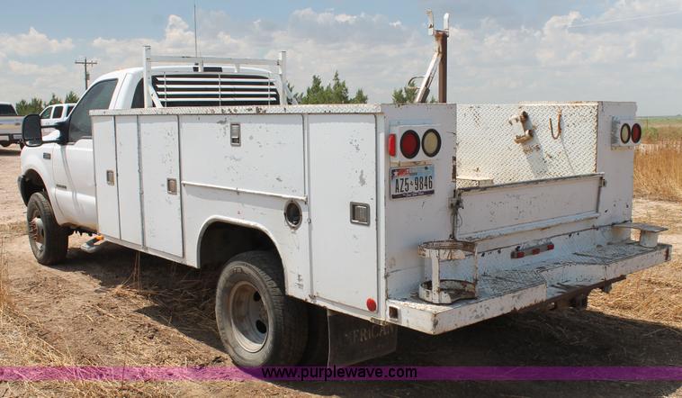 image for item BJ9413 2001 Ford F350 Super Duty utility truck