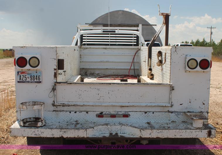 image for item BJ9413 2001 Ford F350 Super Duty utility truck