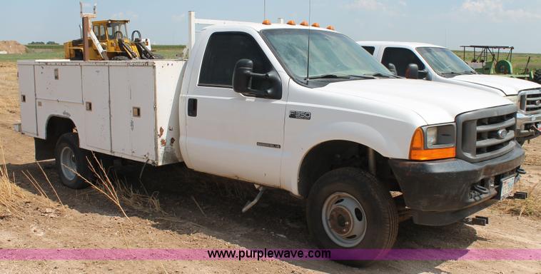 image for item BJ9413 2001 Ford F350 Super Duty utility truck