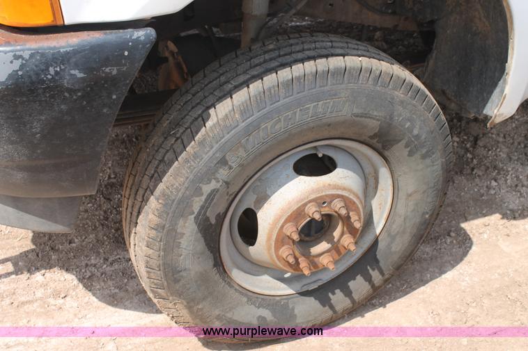 image for item BJ9413 2001 Ford F350 Super Duty utility truck