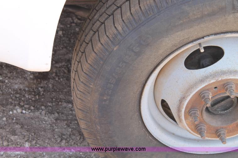 image for item BJ9413 2001 Ford F350 Super Duty utility truck