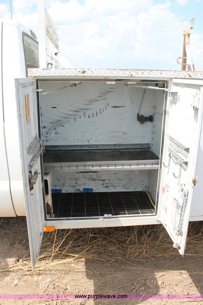 image for item BJ9413 2001 Ford F350 Super Duty utility truck