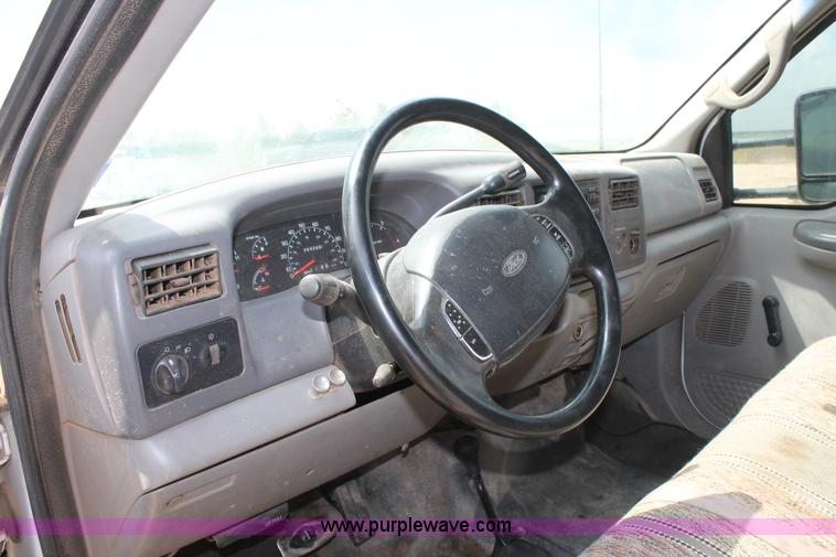 image for item BJ9413 2001 Ford F350 Super Duty utility truck