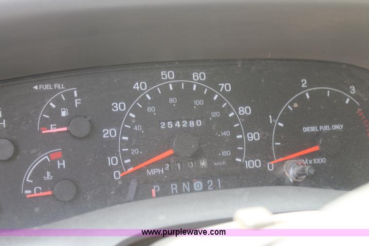 image for item BJ9413 2001 Ford F350 Super Duty utility truck