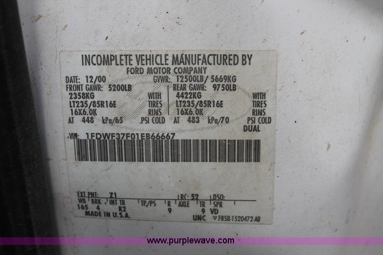 image for item BJ9413 2001 Ford F350 Super Duty utility truck