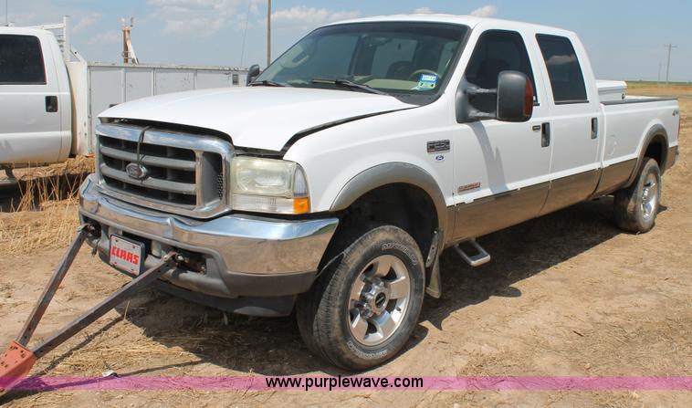 image for item BJ9414 2004 Ford F250 Super Duty Crew Cab pickup truck