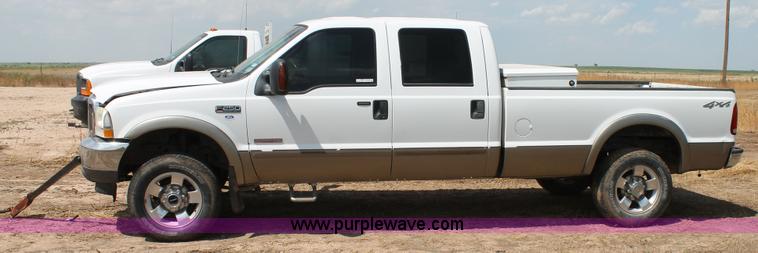 image for item BJ9414 2004 Ford F250 Super Duty Crew Cab pickup truck