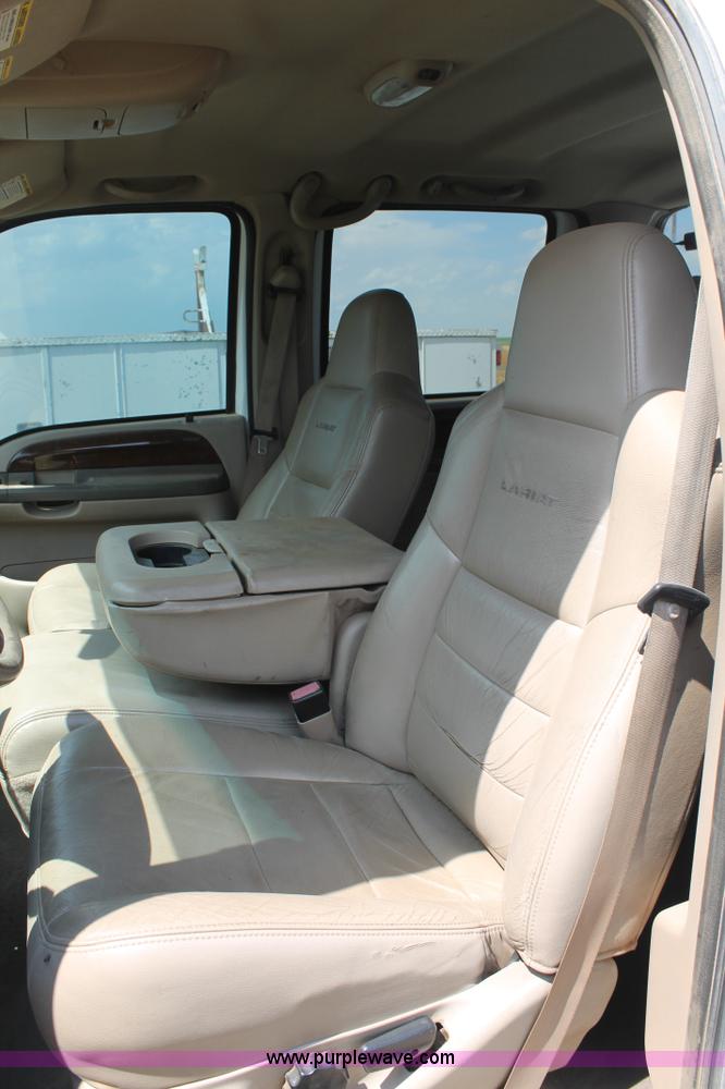 image for item BJ9414 2004 Ford F250 Super Duty Crew Cab pickup truck