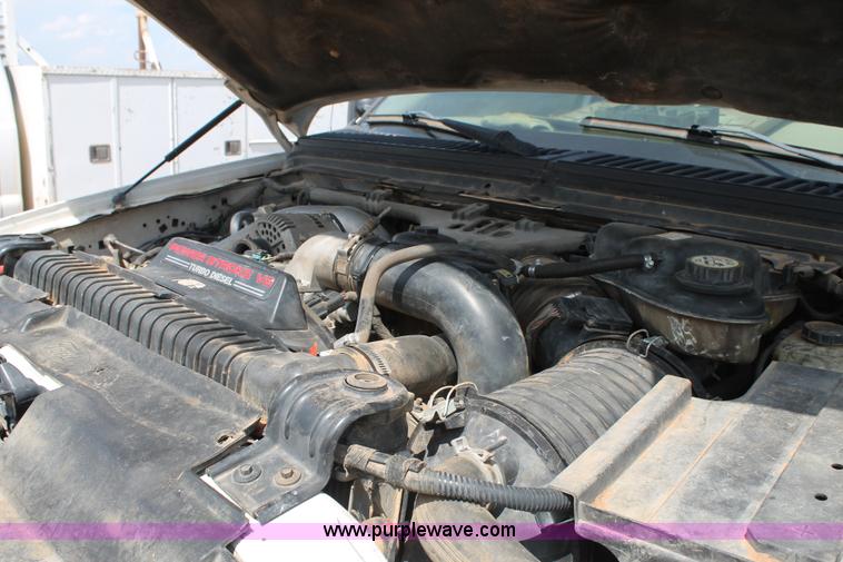 image for item BJ9414 2004 Ford F250 Super Duty Crew Cab pickup truck