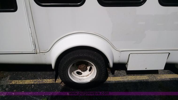 image for item BK9713 2009 Ford E350 Super Duty van