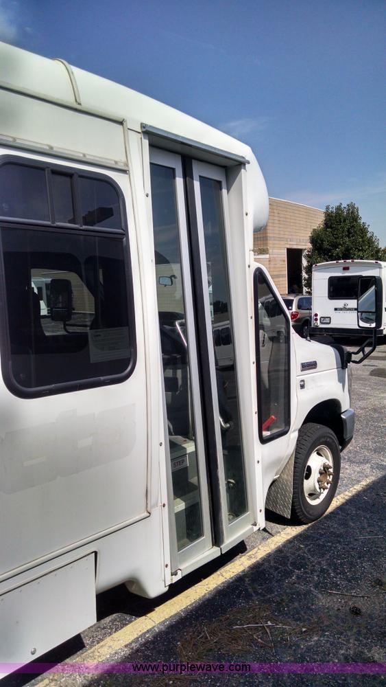 image for item BK9713 2009 Ford E350 Super Duty van